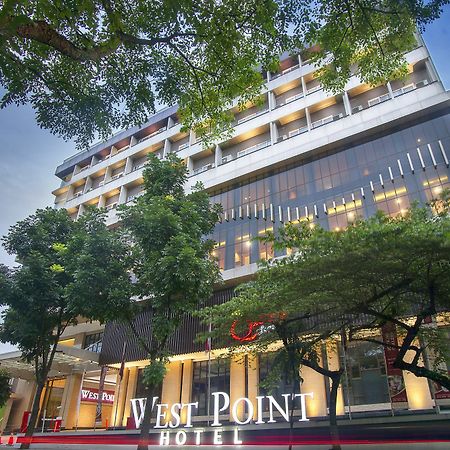 West Point Hotel Bandung Zewnętrze zdjęcie