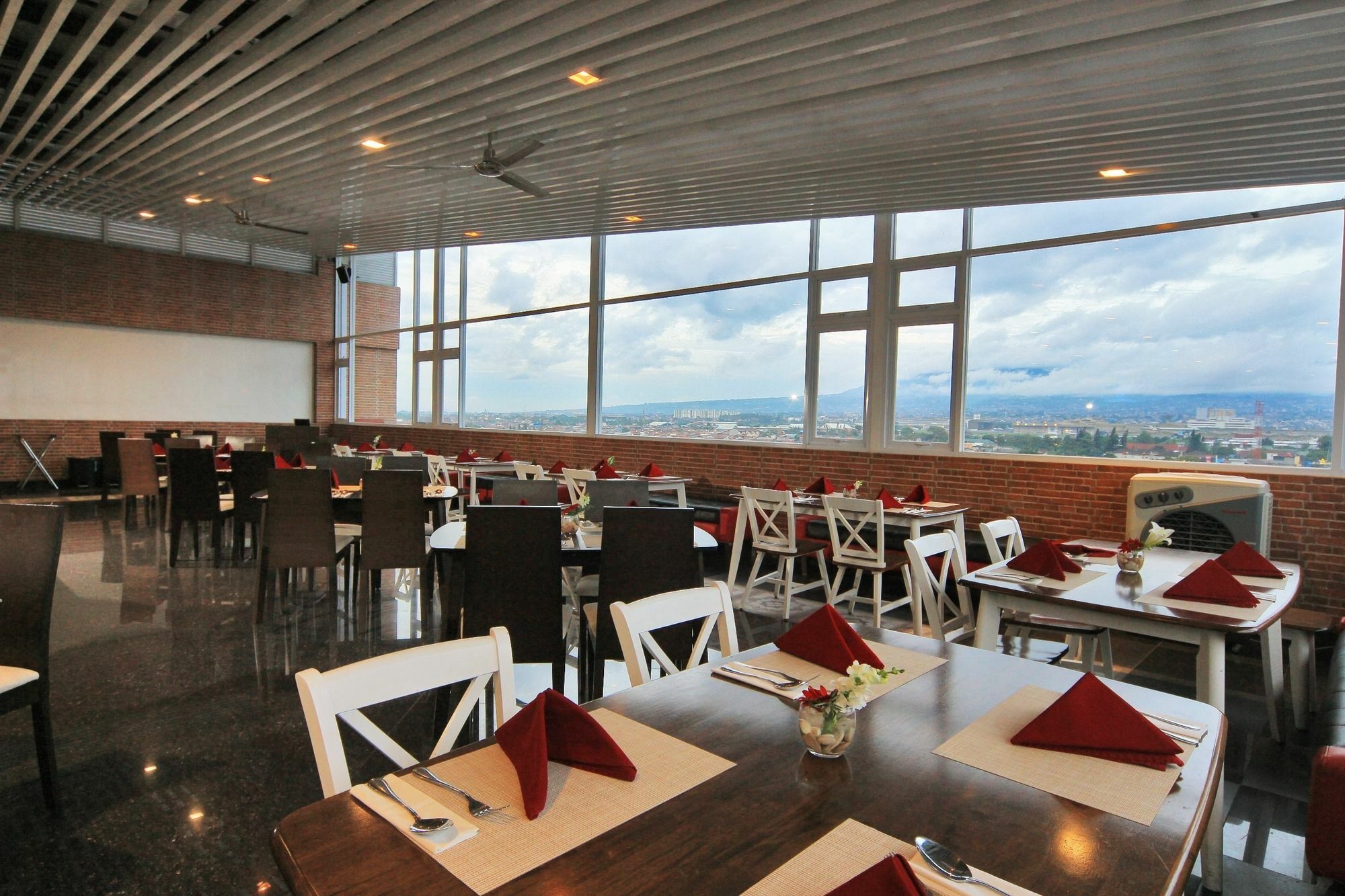 West Point Hotel Bandung Zewnętrze zdjęcie